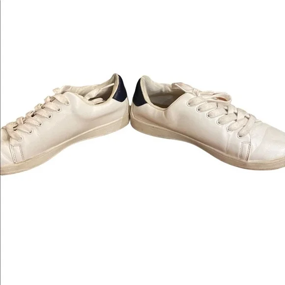 Target white sneakers with red floral embroidery on the sides - Ladies 9 - Picture 5 of 6